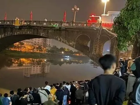 Hiện trường vụ xe bán tải rơi sông Ka Long khiến 2 người chết