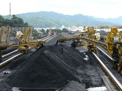 Lo thiếu than cho sản xuất điện