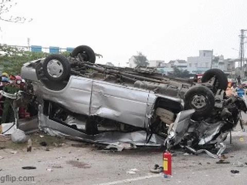 Hiện trường vụ tai nạn kinh hoàng làm 8 người chết ở Quảng Nam