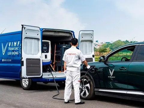 VinFast triển khai sạc pin lưu động 24/7 trên cả nước, chi phí sạc pin xe điện thế nào?