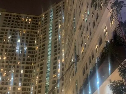 Giải cứu nam thanh niên định nhảy chung cư tự tử trong đêm Valentine