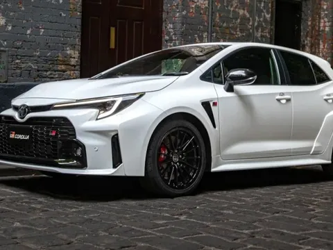Khách khó mua Toyota Corolla không khác gì siêu xe: Có tiền nhưng phải xếp hàng chờ hãng 'gật đầu' đồng ý bán