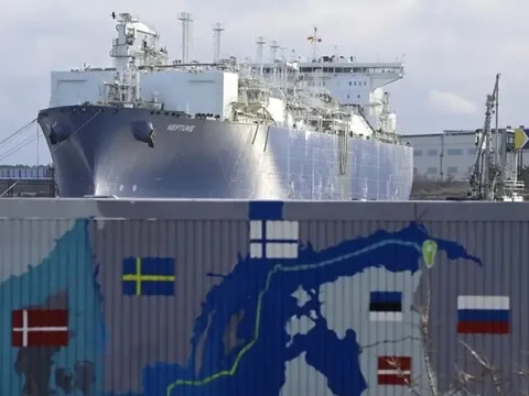 Đổ xô 'đu đỉnh' tích trữ cho mùa đông, châu Âu 'ngã ngửa' khi giá khí đốt giảm 85% - hàng đầy kho không biết đẩy cho ai