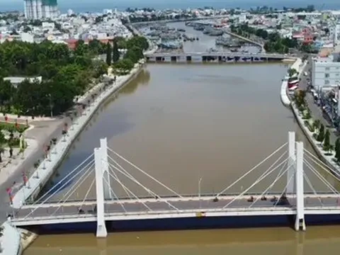 Bình Thuận: Cứu sống một nam thanh niên nhảy xuống sông Cà Ty tự tử