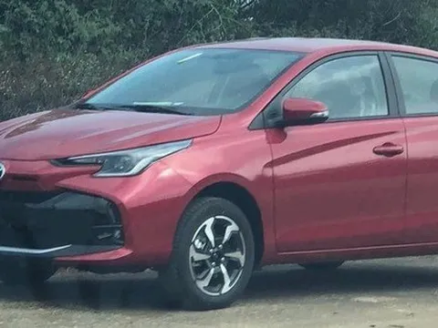 Loạt sedan hạng B bán chạy nhất Việt Nam sắp 'thay máu': Vios gây tranh cãi, Accent lột xác khó tin