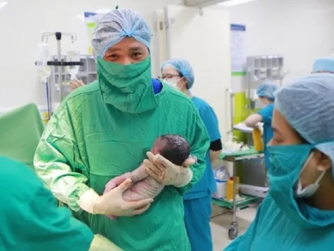 Mổ đẻ thành công cho sản phụ nặng tới 155kg, nhiều bệnh lý phức tạp