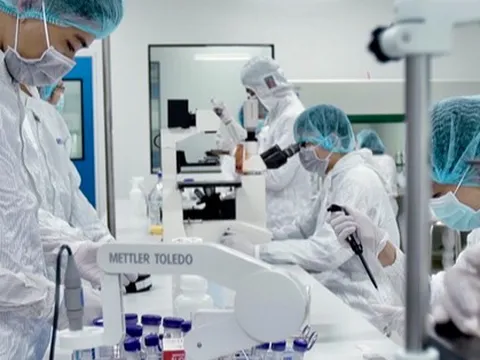 Tăng phụ cấp lên 100% với viên chức y tế dự phòng, y tế cơ sở