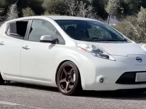 Xe điện chai pin chỉ đi được 40km, chủ nhân độ ngược về động cơ xăng cho bõ tức