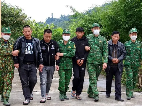 Khởi tố đối tượng đưa 2 người Trung Quốc xuất cảnh trái phép qua Lào