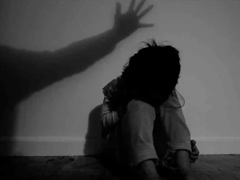 Giao cấu với nữ sinh chưa đủ 16 tuổi, nam thanh niên bị tạm giữ