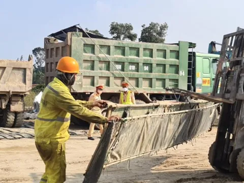 Quảng Ngãi tăng cường xử lý xe quá khổ, quá tải