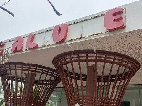 Hình ảnh xuống cấp các công trình dịch vụ ven biển Sầm Sơn