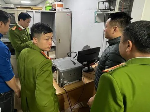 Tạm giữ hình sự Phó giám đốc trung tâm đăng kiểm ở Lào Cai nhận hối lộ