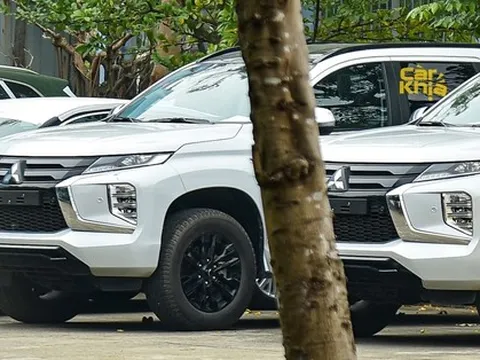 Bắt gặp Mitsubishi Pajero Sport lạ tại Hà Nội: Ngoại hình bắt mắt, thêm sức đấu Everest và Fortuner