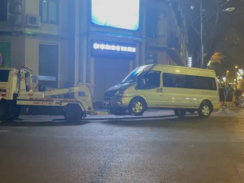 Tài xế chở học sinh và giáo viên tham quan phố đi bộ hồ Gươm vi phạm nồng độ cồn