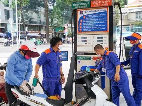 Hôm nay giá xăng, dầu đồng loạt giảm