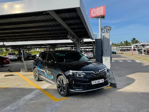 Thi nhau xuyên Việt nhằm thử thách ô tô điện VinFast VF 8