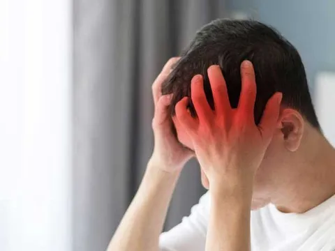 Bị buồn nôn, đau đầu, chóng mặt kèm những triệu chứng này phải nhập viện ngay