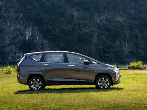 Giảm giá hơn trăm triệu, mẫu ô tô 7 chỗ rớt giá chỉ còn ngang ngửa Toyota Vios