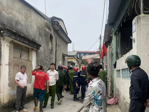 Người đàn ông livestream cảnh mình tưới xăng tự thiêu