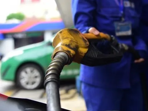 Tại sao chưa bỏ thuế tiêu thụ đặc biệt với xăng?