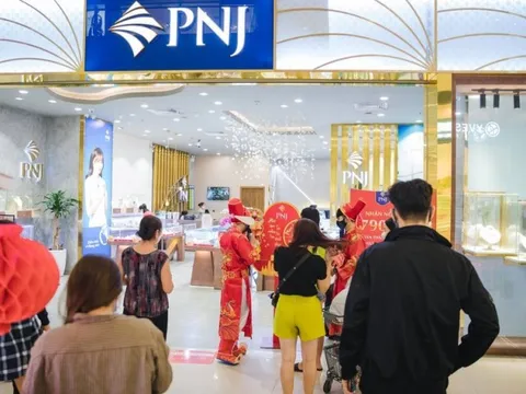 Bội thu từ ngày vía Thần tài, doanh thu vàng 24K của PNJ đạt kỷ lục