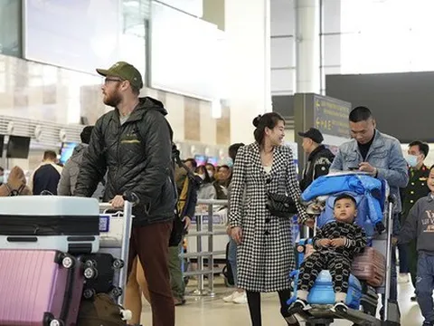 Khách quốc tế qua sân bay Việt Nam tăng mạnh