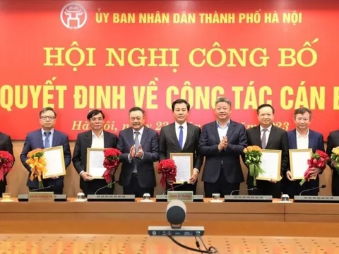 Hà Nội thay đổi, điều động hàng loạt lãnh đạo chủ chốt