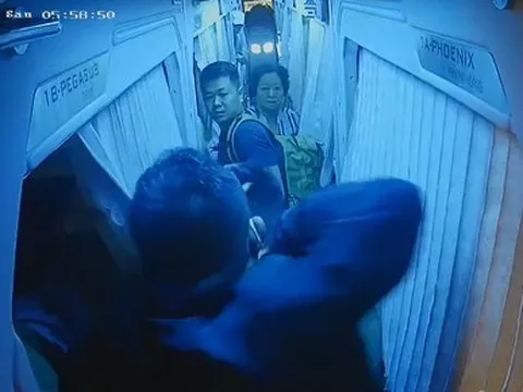 Cô gái trong vụ tài xế bị đánh vì không cho khách nữ đi vệ sinh nói gì?