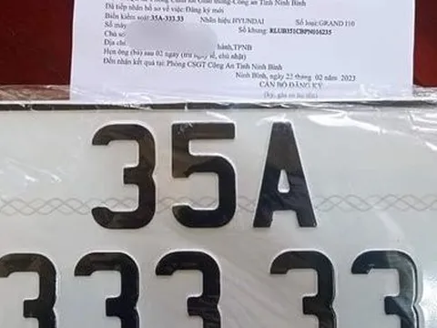 Chủ nhân xe Huyndai i10 bấm trúng biển VIP 333.33