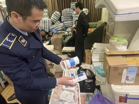 Hà Nội: Phát hiện gần 3 tấn nguyên liệu thuốc không rõ nguồn gốc