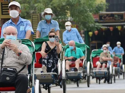 Nới chính sách visa: ‘Mở rộng cửa để người ta dễ đến nhà mình’