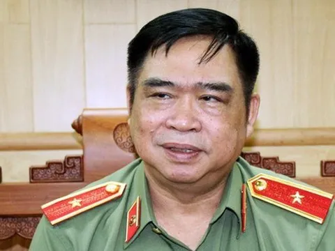 Đình chỉ sinh hoạt đảng Thiếu tướng Đỗ Hữu Ca