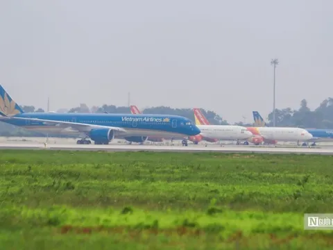 Hà Nội lo ngại việc đốt rơm rạ ảnh hưởng đến tầm nhìn của phi công