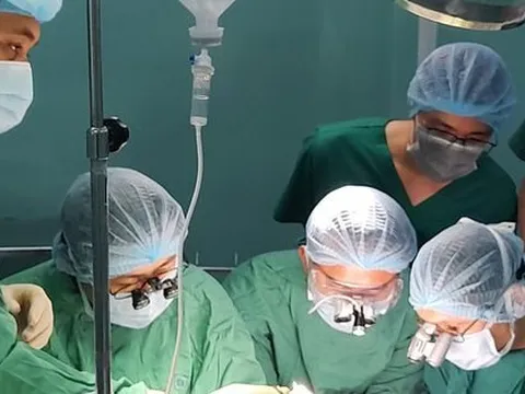 NHỮNG BÀN TAY VÀNG CỦA NGÀNH Y (*): Cứu tinh cho người liệt