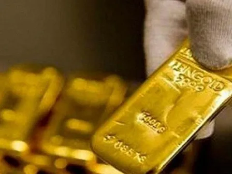 Giá vàng ngóng tin FED