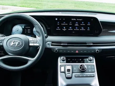 Hyundai làm nội thất rườm rà rồi giờ lại quay trở về đơn giản, hệt dân chơi độ chán rồi về zin