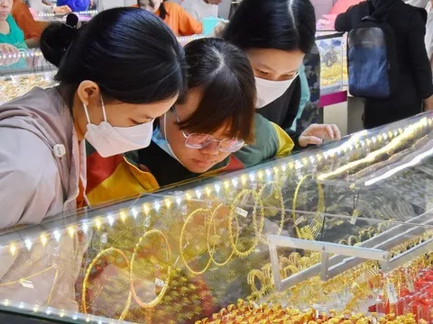 Giá vàng hôm nay 26-2: Vàng nhẫn giảm sốc cùng vàng thế giới