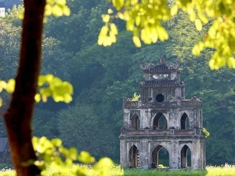 Miền Bắc tăng nhiệt, miền Trung mưa lớn dài ngày