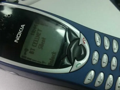 Thương hiệu nổi tiếng chuyên sản xuất điện thoại 'cục gạch' lần đầu tiên thay đổi logo sau 60 năm