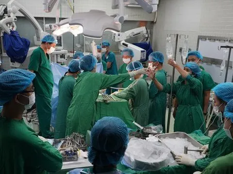 Cuộc đua 'trắng đêm' ghép tạng xuyên Việt của 2 bệnh viện đầu ngành