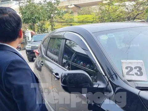 Khủng hoảng nhân sự, tái diễn cảnh xếp hàng chờ đăng kiểm tại Hà Nội