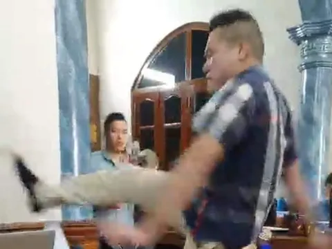 Trưởng văn phòng công chứng bị "tung cước" vào mặt cầu cứu Thiếu tướng Đinh Văn Nơi