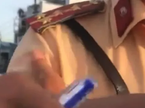 Người nói câu: “Anh đập máy của em" làm việc với CSGT