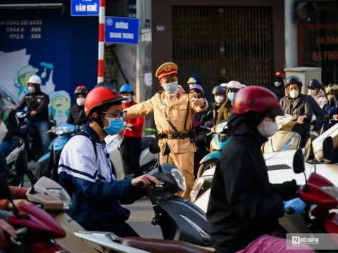 Giao thông hỗn loạn sau điều chỉnh nút giao Lê Trọng Tấn - Quang Trung