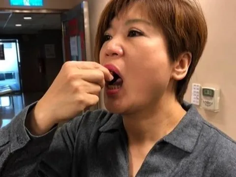 Chàng trai 21 tuổi nôn ra máu do loét thực quản vì thói quen sai lầm khi uống thuốc