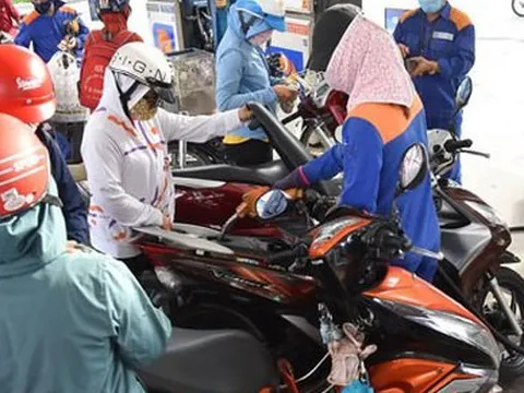 Hai bộ giải trình về xăng dầu