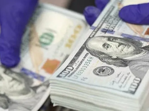 Viễn cảnh giao dịch dầu không dùng đồng USD