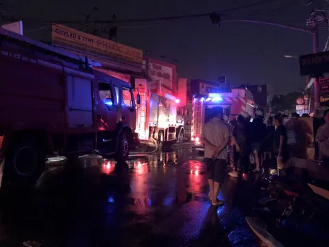 CLIP: Cháy lớn ở nhà dân tại TP Thủ Đức