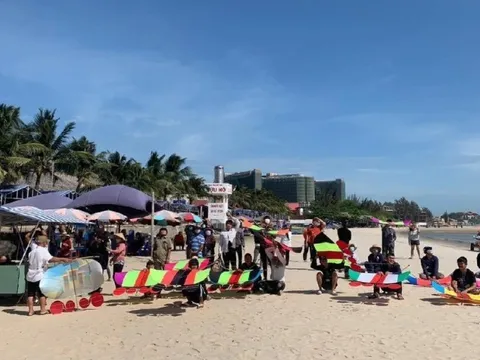 Hấp dẫn hội thi thả diều trên bãi biển Long Hải ở Bà Rịa -Vũng Tàu